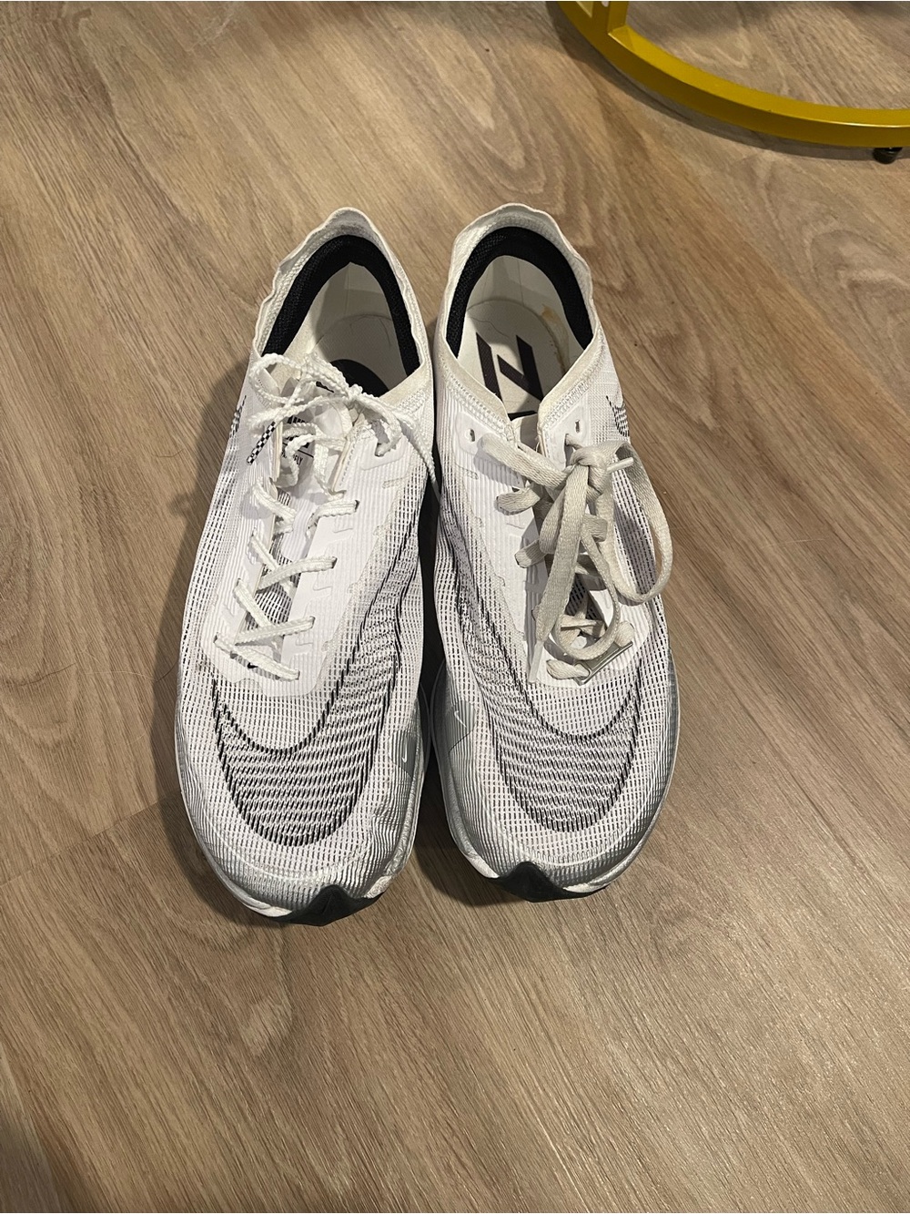 Nike White and Black Men’s Mesh Running Sneakers
